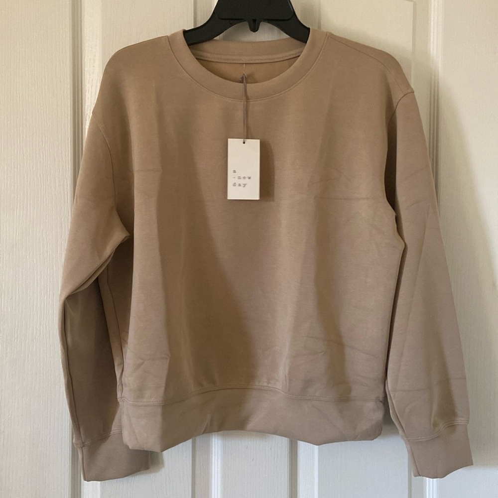 A new day women’s sweatshirt tan/beigh colored new! Xsmall